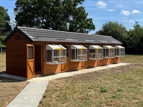 Aluminium Trap Apex Pigeon Loft with removable traps, residential garden UK