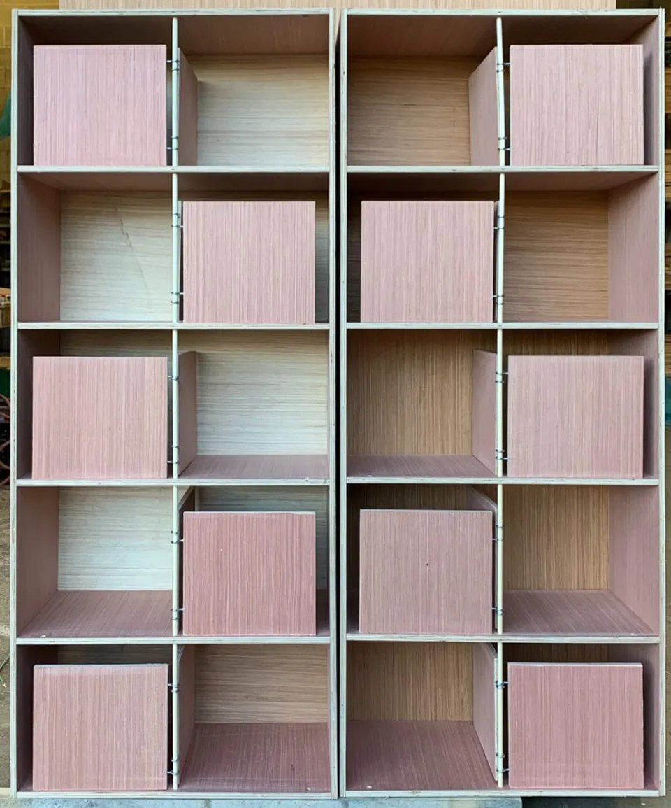 Pipo style nest boxes with front bars and sliding panels